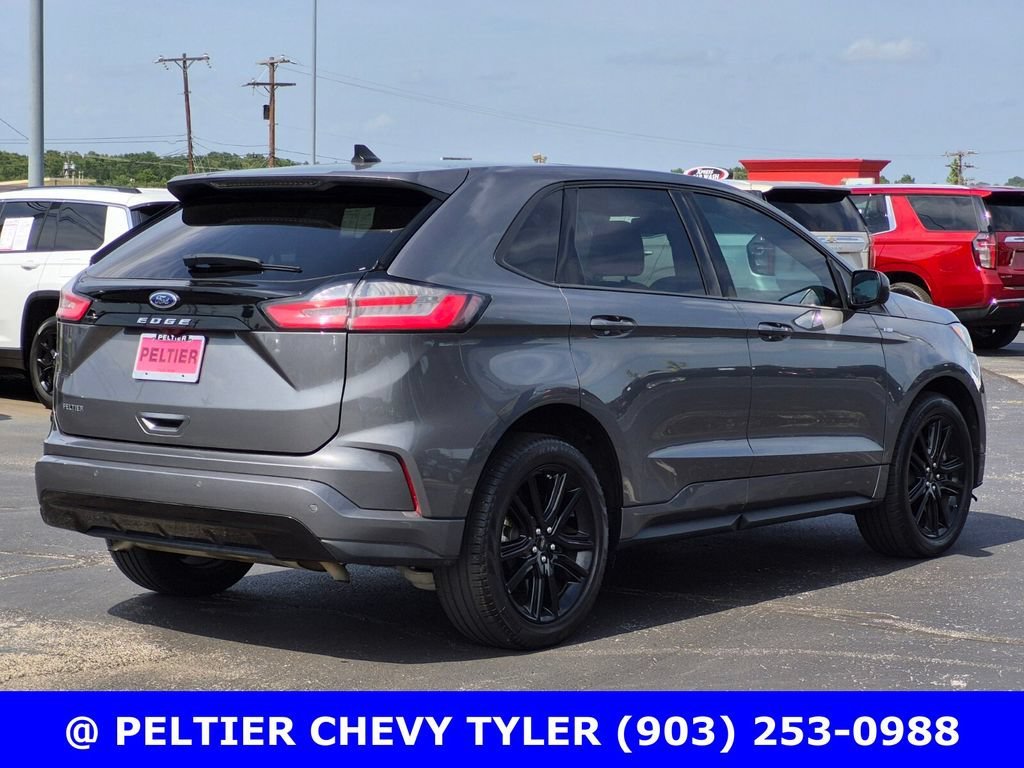 Used 2023  Ford SEL image 6