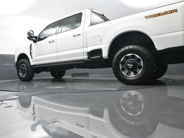 Used 2024 White Ford Lariat image 59