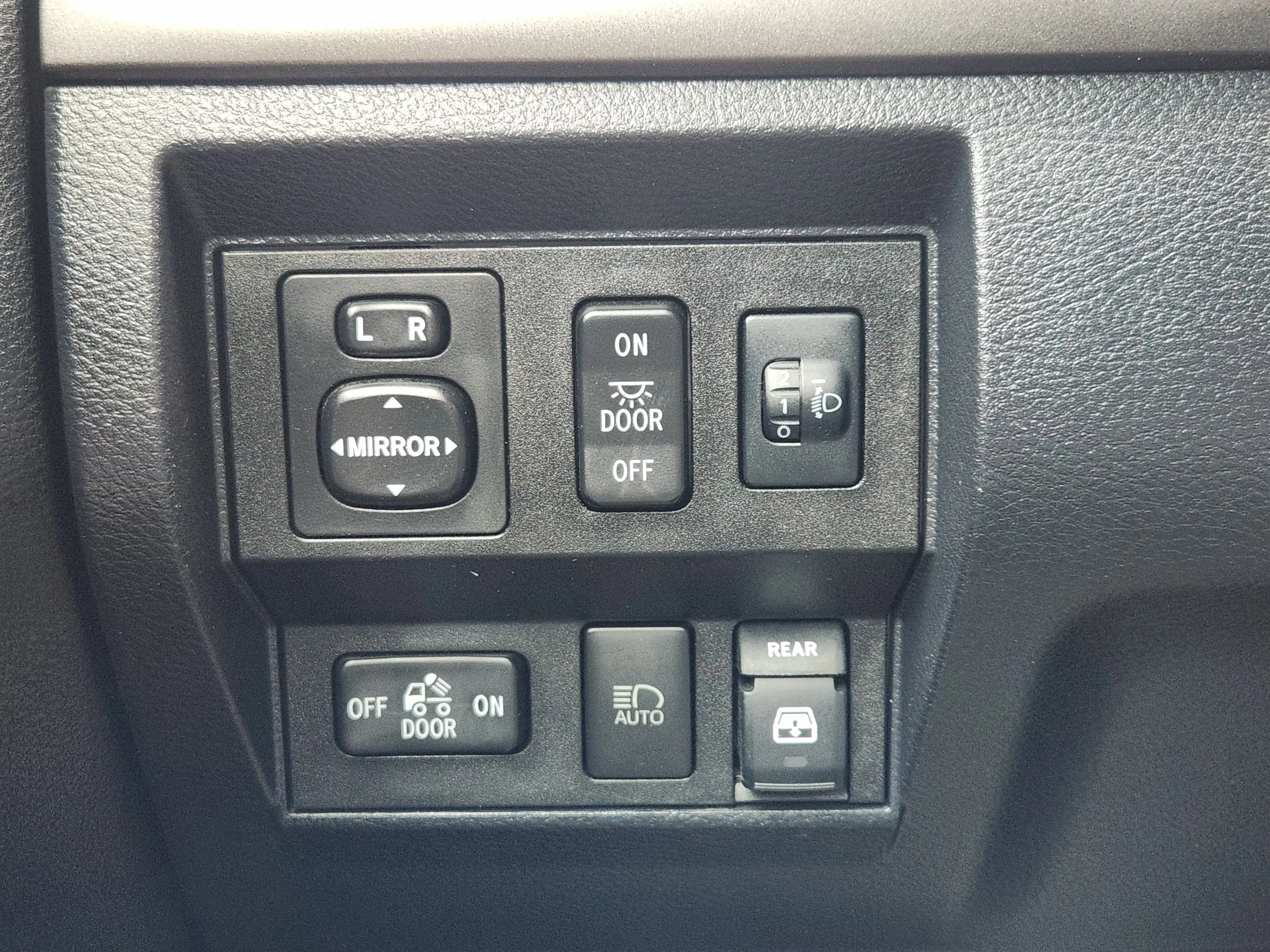 Used 2019  Toyota SR5 image 23