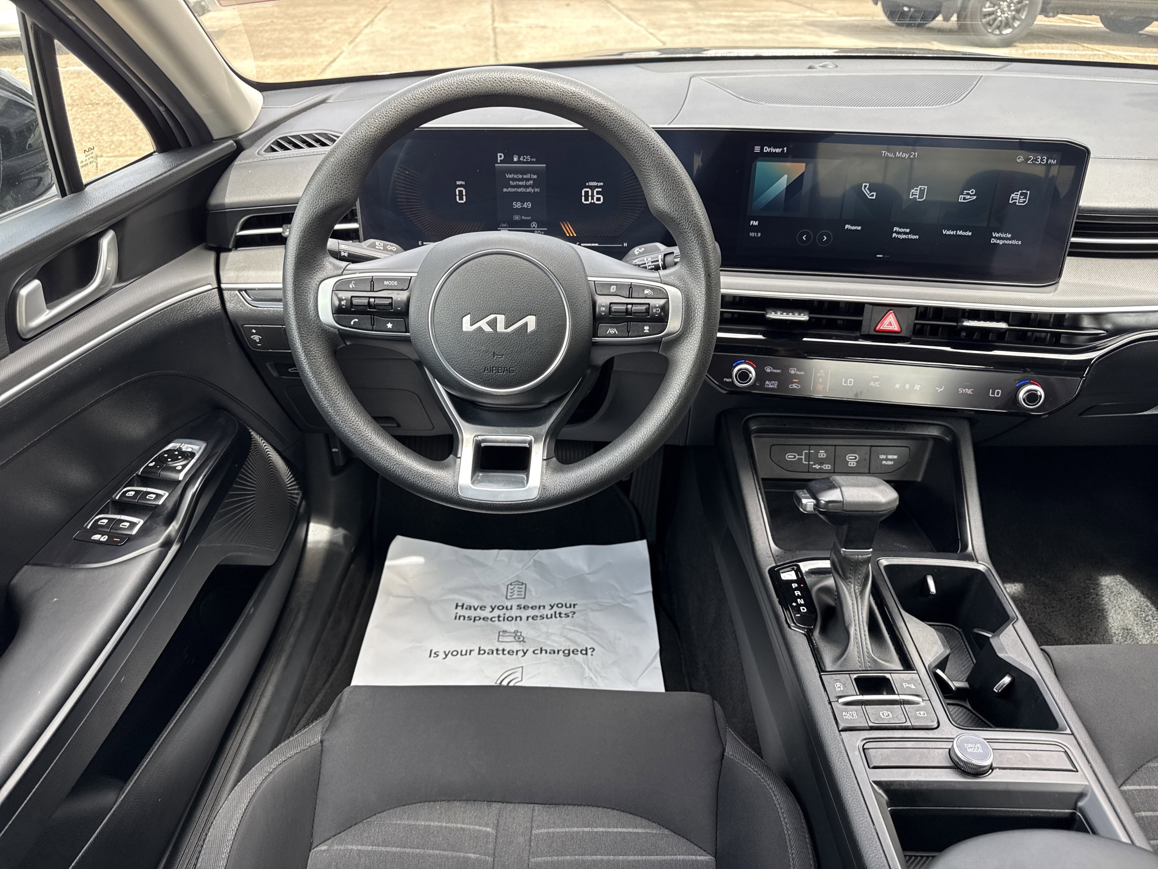Used 2025 Aurora Black Pearl Kia LXS image 15