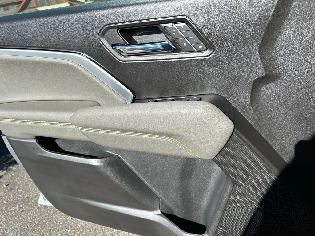 2026 Chevrolet Colorado ZR2 - Photo 19