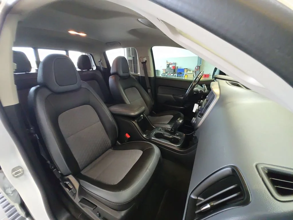 Used 2018 SUMMIT WHITE Chevrolet 4WD Z71 image 36