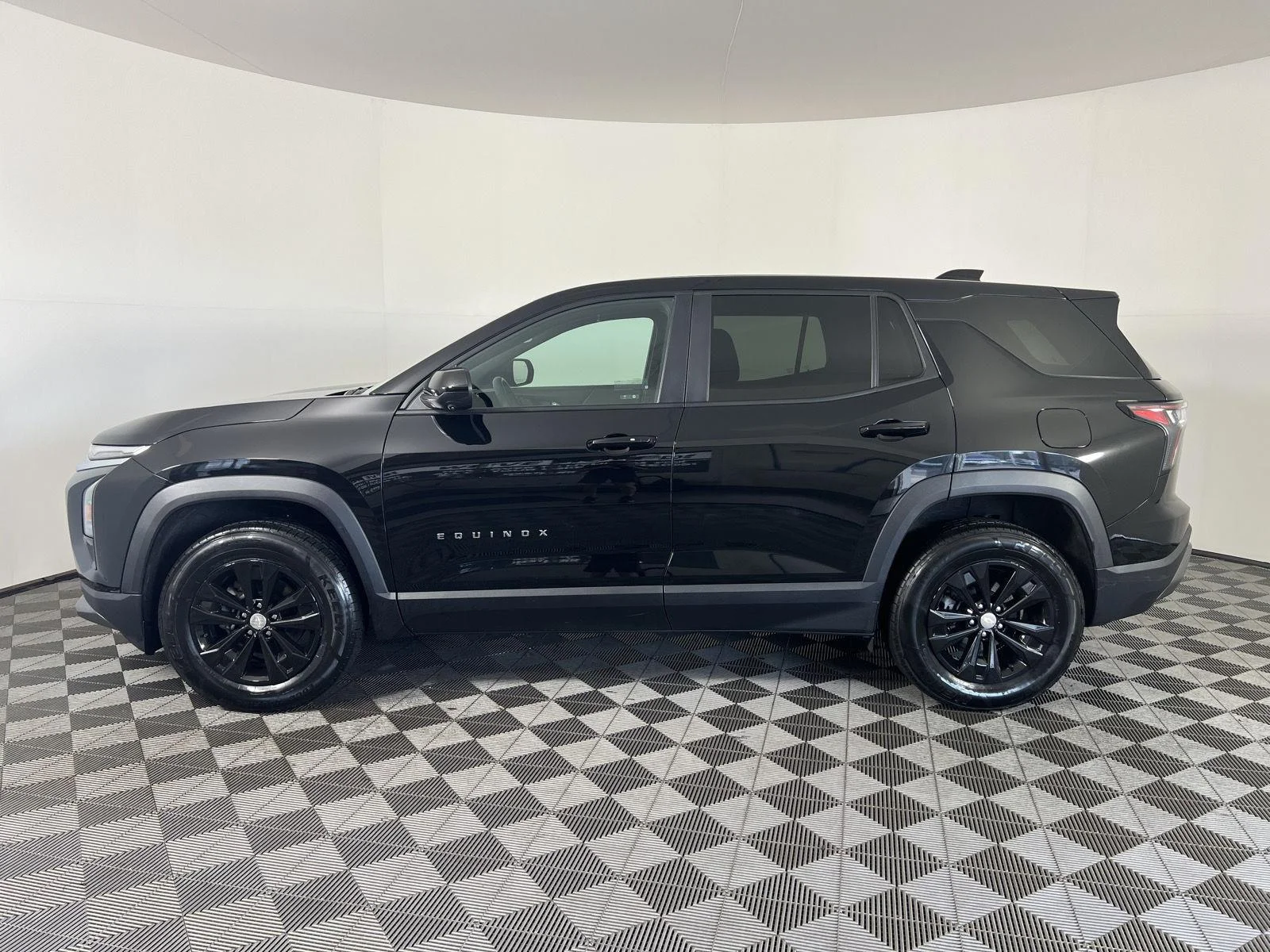 Used 2025 Mosaic Black Metallic Chevrolet LT image 27