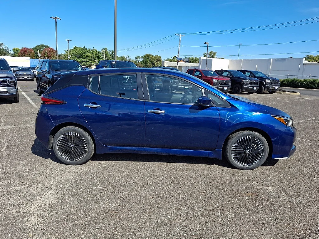 Used 2023 Blue Nissan SV Plus image 12