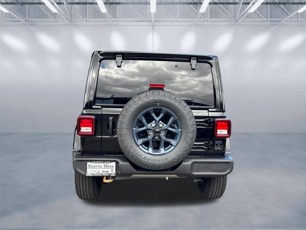 New 2026 Black Clear-Coat Exterior Paint Jeep 85th Anniversary Edition image 5