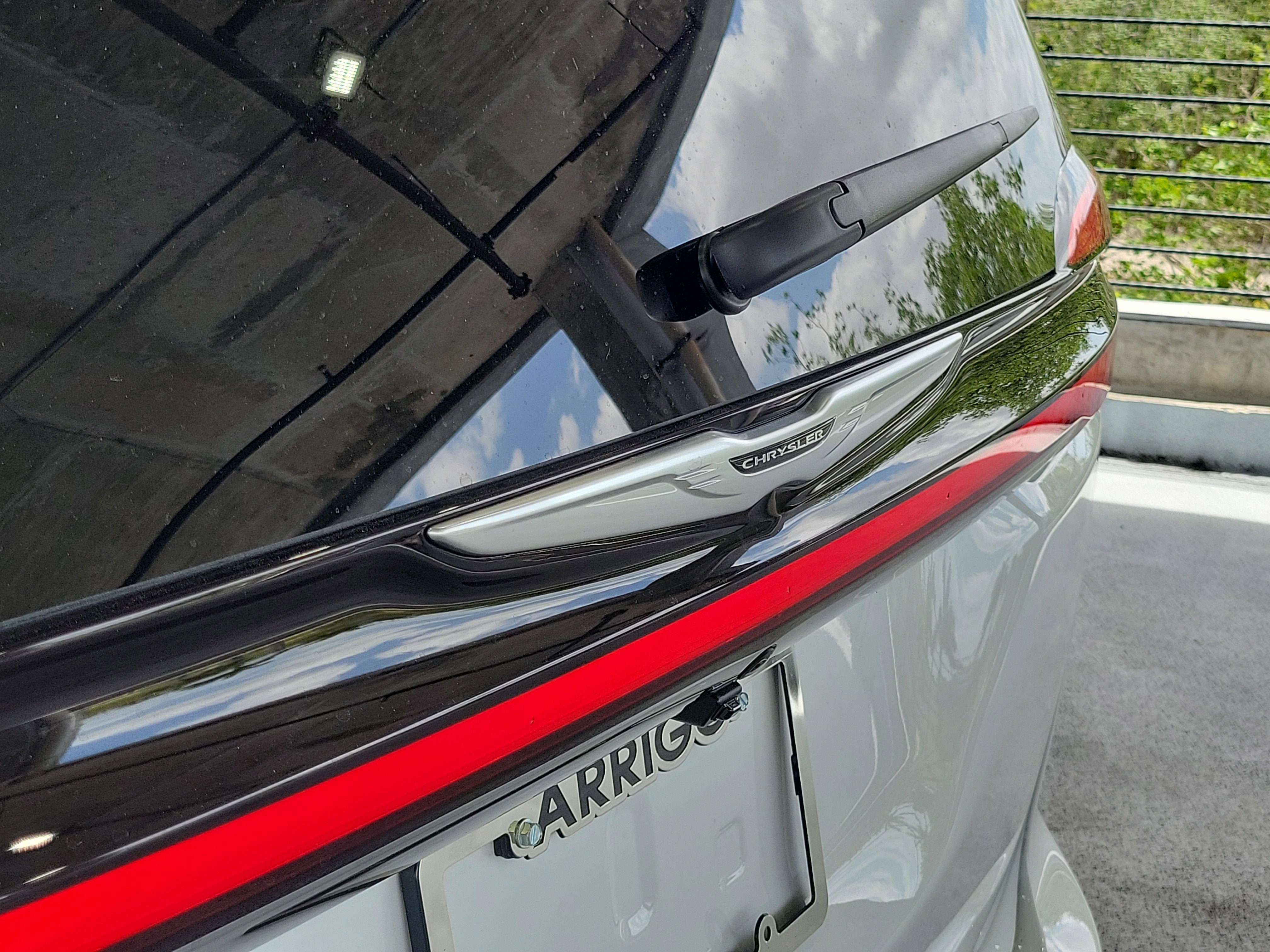 New 2026 Bright White Clear-Coat Exterior Paint Chrysler Select image 4