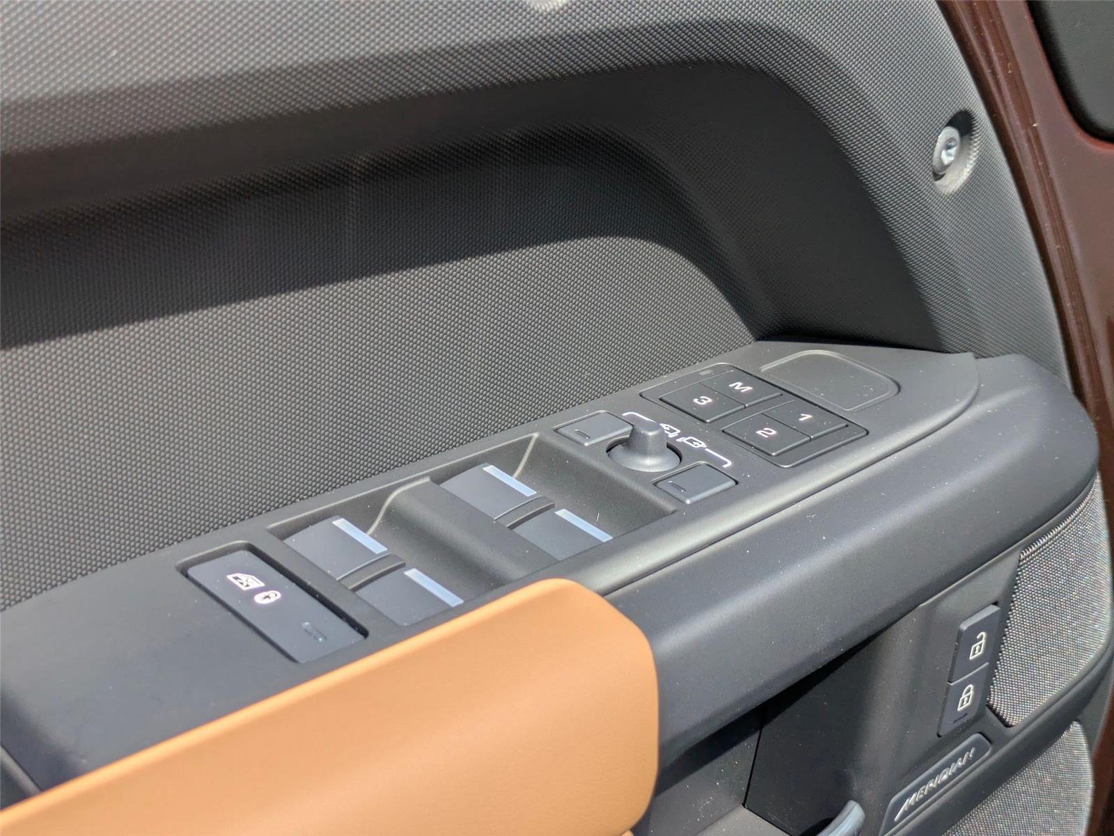 New 2026 Sedona Red Metallic Land Rover S image 12