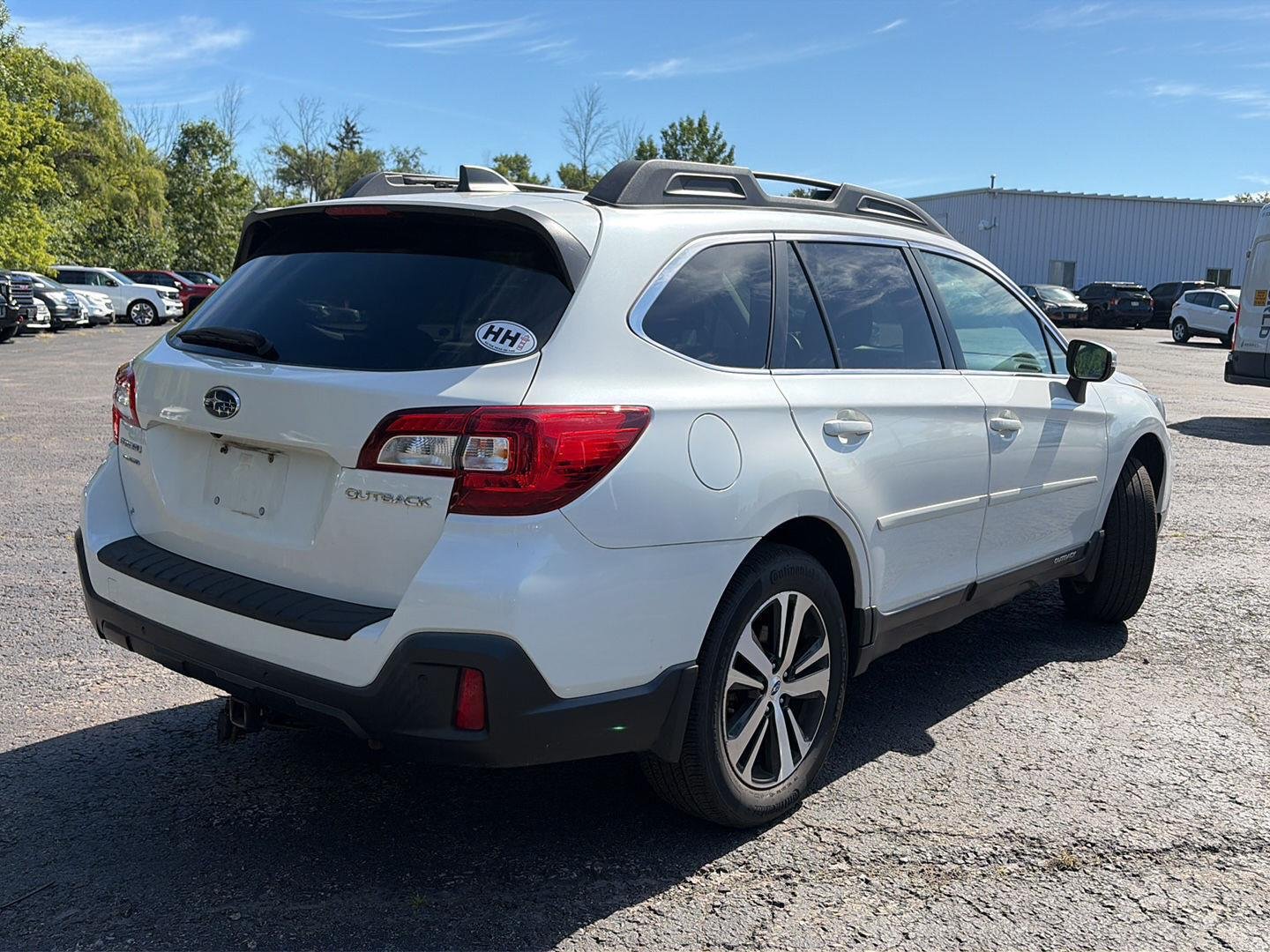 Used 2019 Crystal White Pearl Subaru Limited image 10