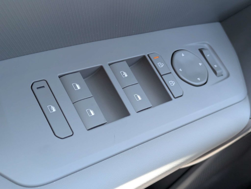New 2027 Iceberg Green Kia S image 23