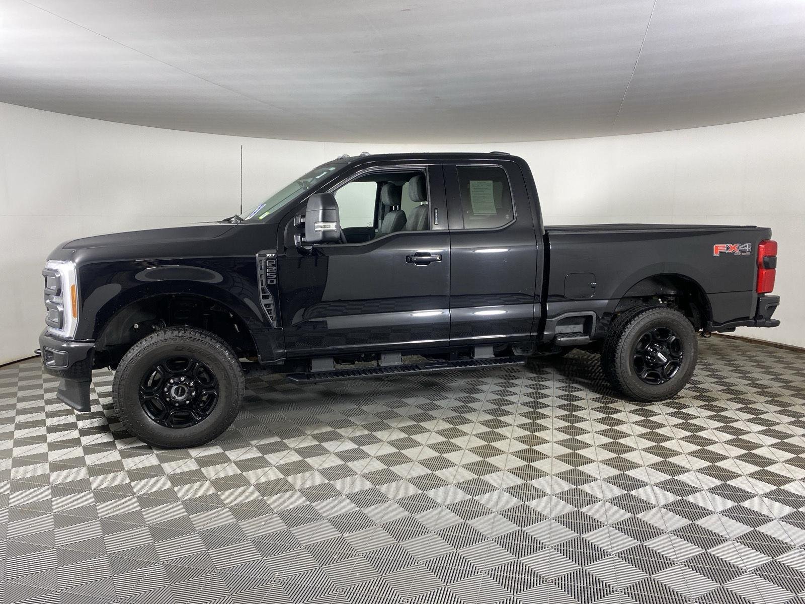 Used 2023 Black Metallic Ford XLT image 27