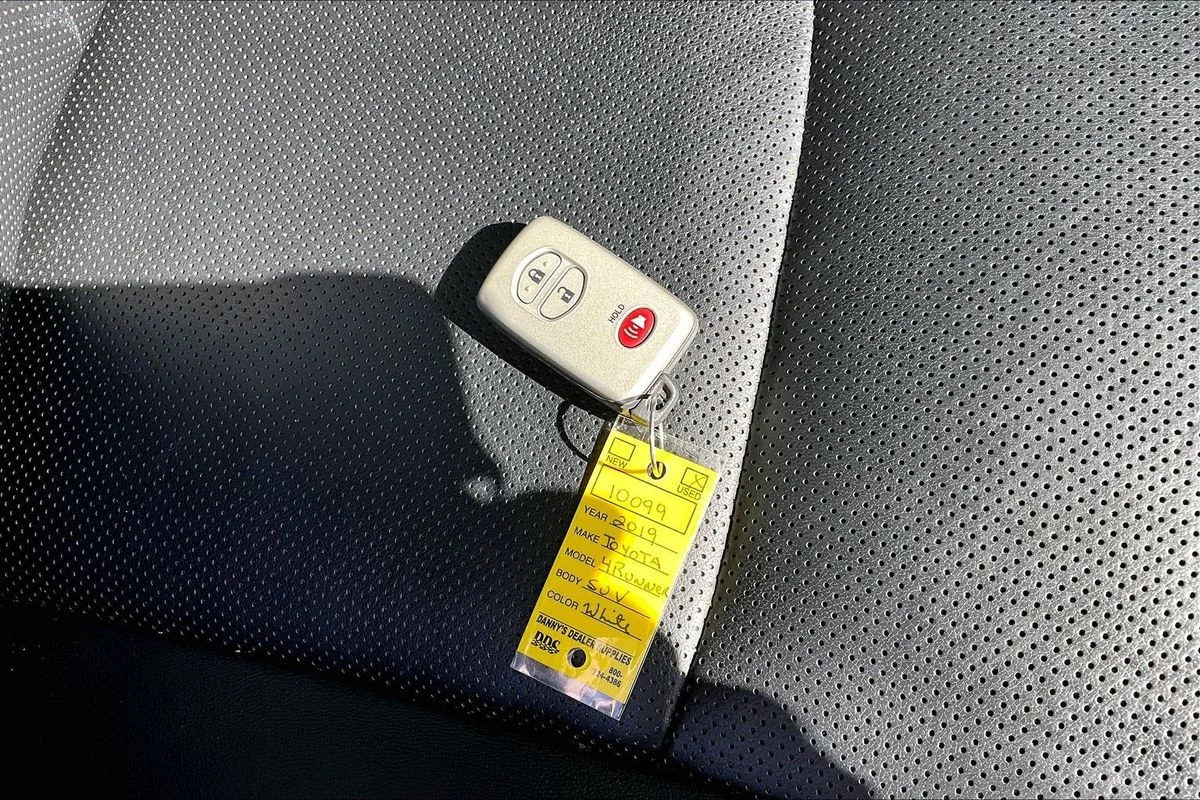 Used 2019  Toyota Limited Nightshade image 37