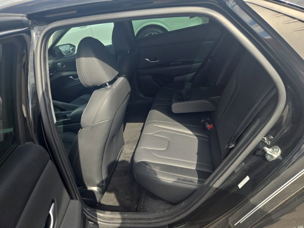 Used 2023 Black Hyundai Limited image 10