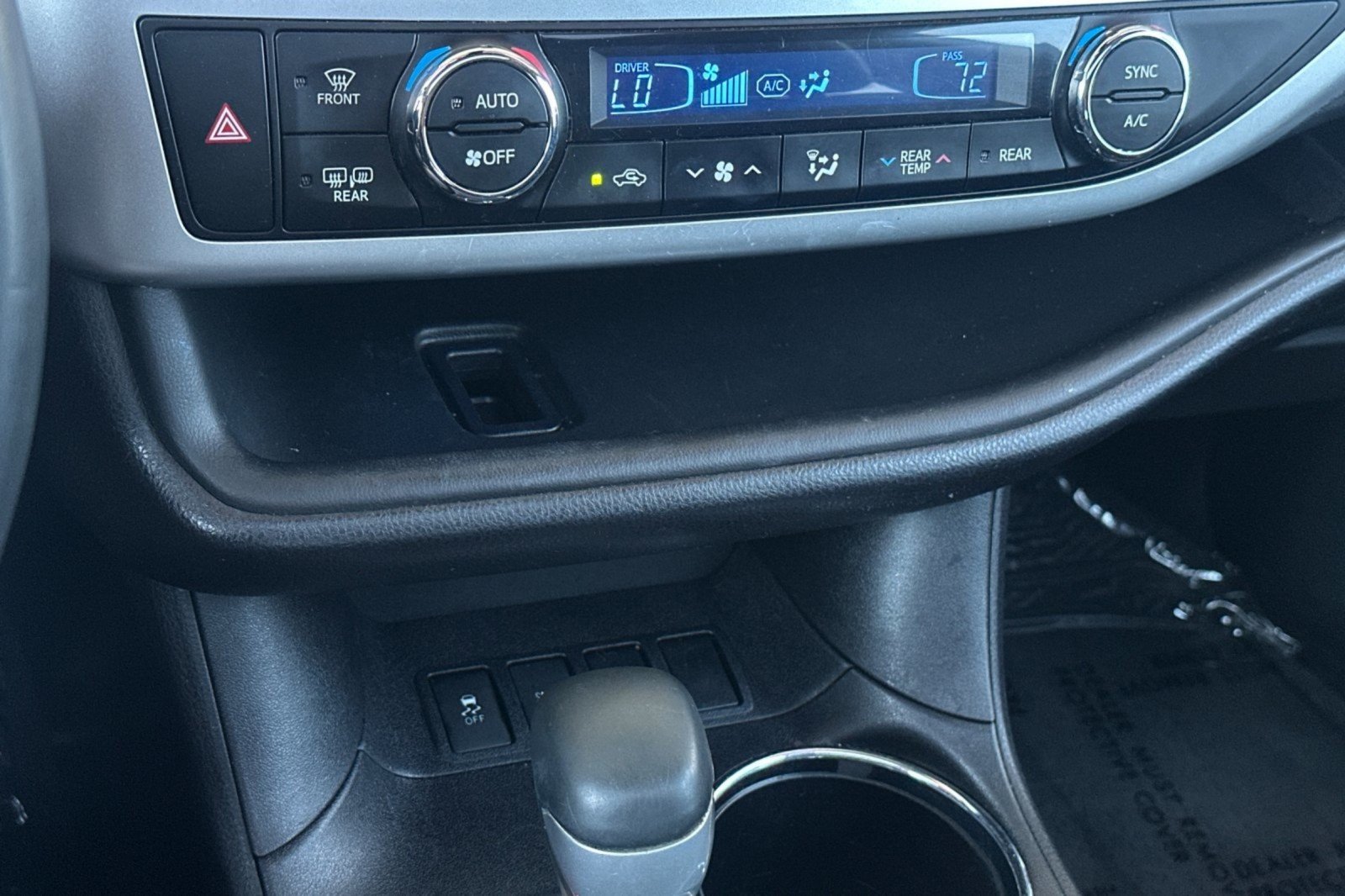 Used 2018 CELESTIAL SILVER MET Toyota SE image 21