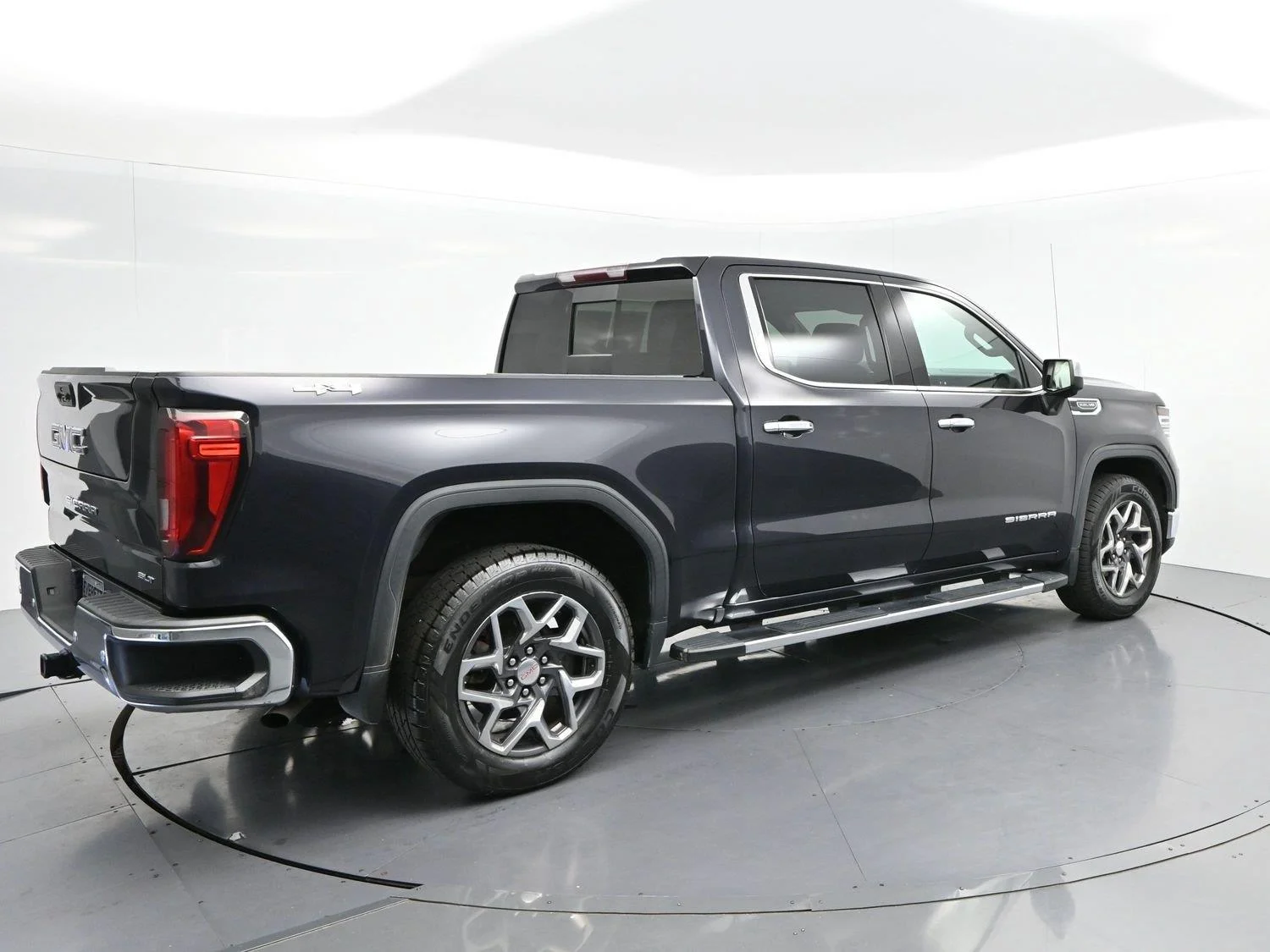 Used 2022 Titanium Rush Metallic GMC SLT image 7