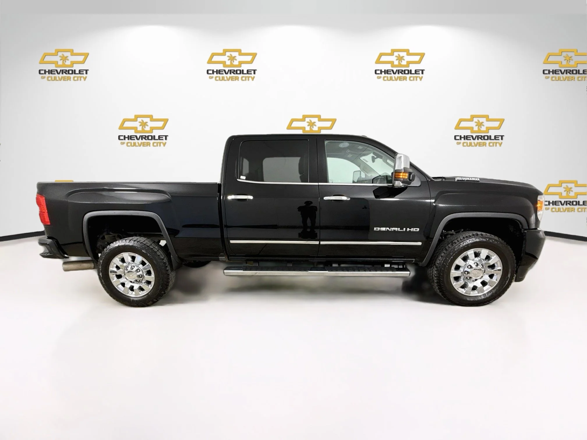 Used 2018 ONYX BLACK GMC Denali image 9