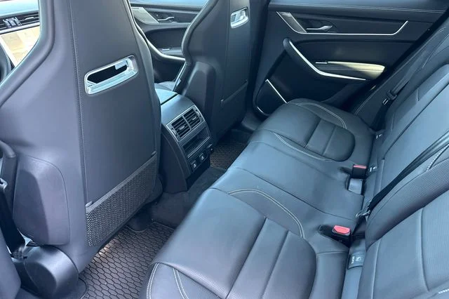 New 2026 Santorini Black Jaguar P250 R-Dynamic S image 11