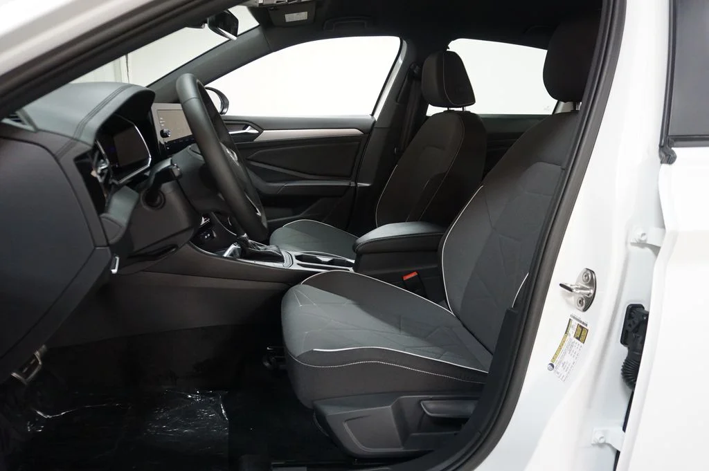 New 2026 White Volkswagen 1.5T Sport image 10