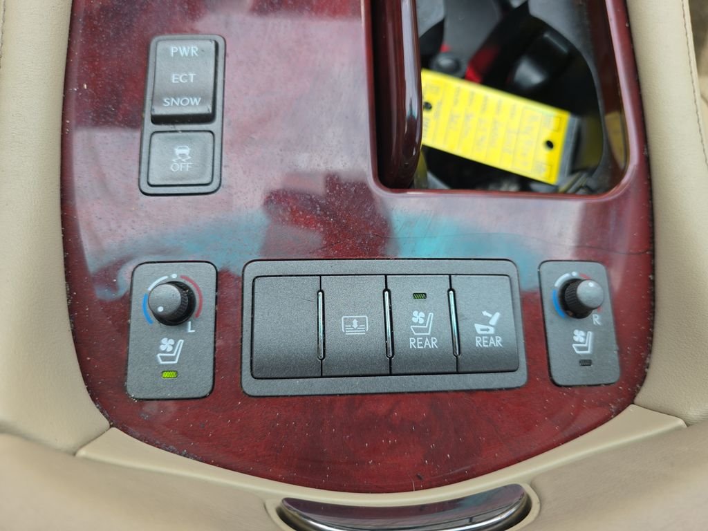Used 2008  Lexus 460 image 27