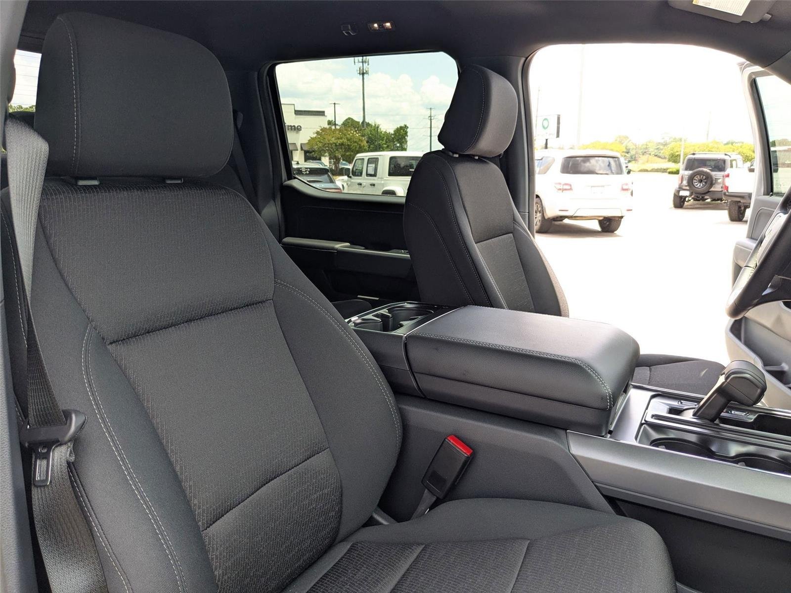 New 2026 Iconic Silver Metallic Ford XLT image 32