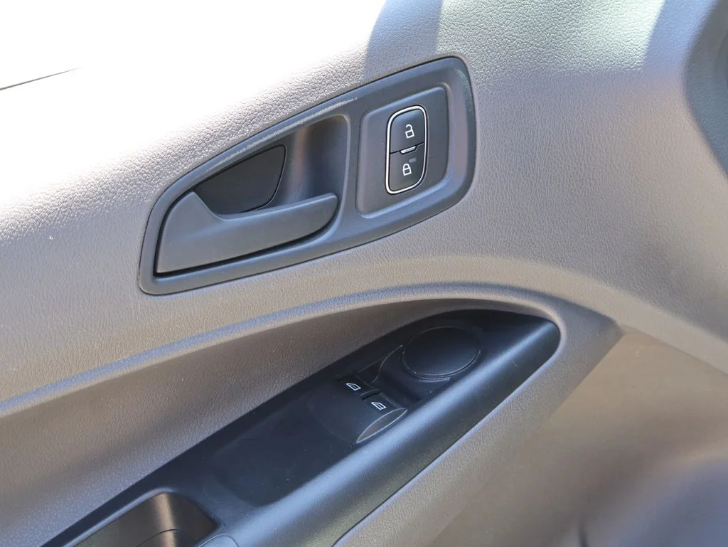 Used 2020 White Ford XL image 17