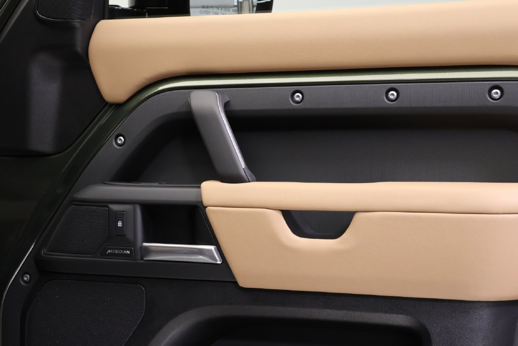 Used 2026 Woolstone Green Metallic Land Rover S image 40