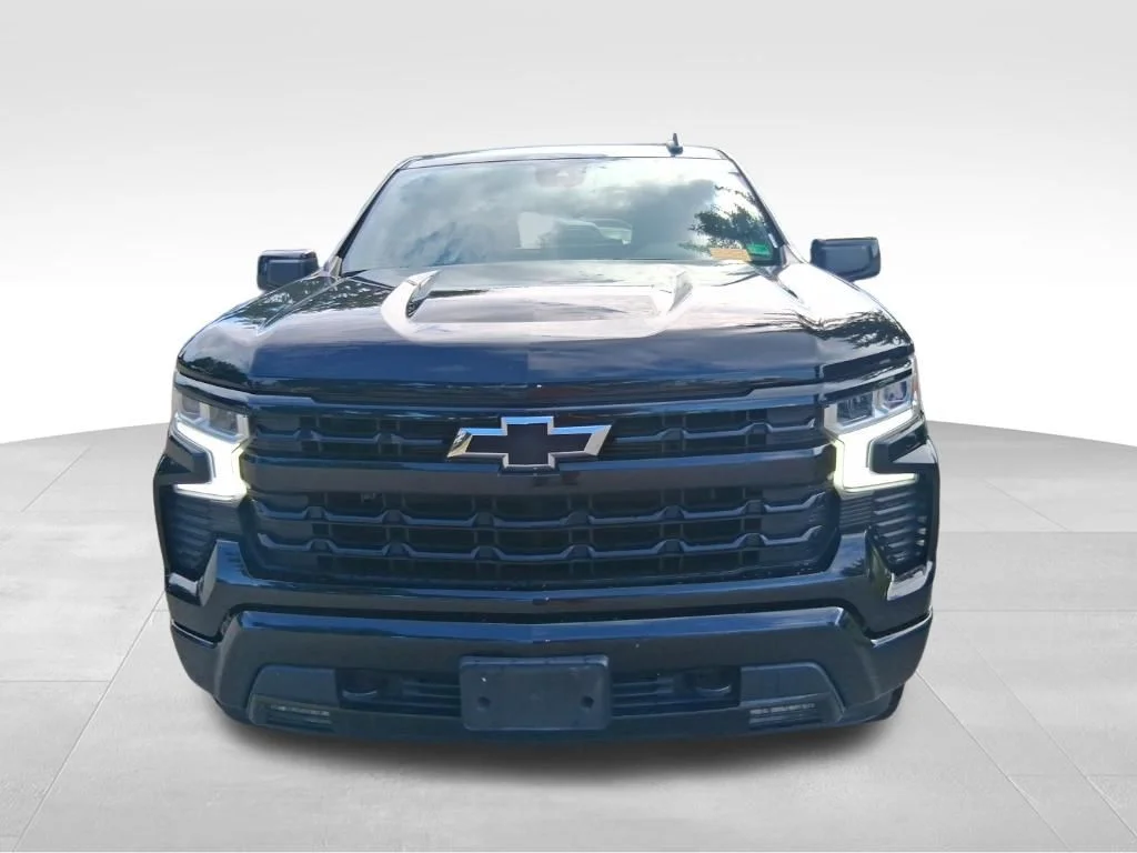 Used 2023 Black Chevrolet RST image 9