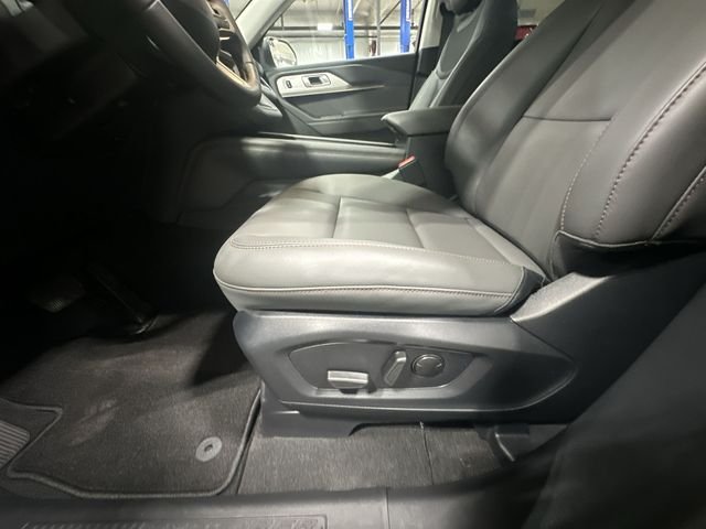 New 2026 Space White Metallic Ford Active image 18