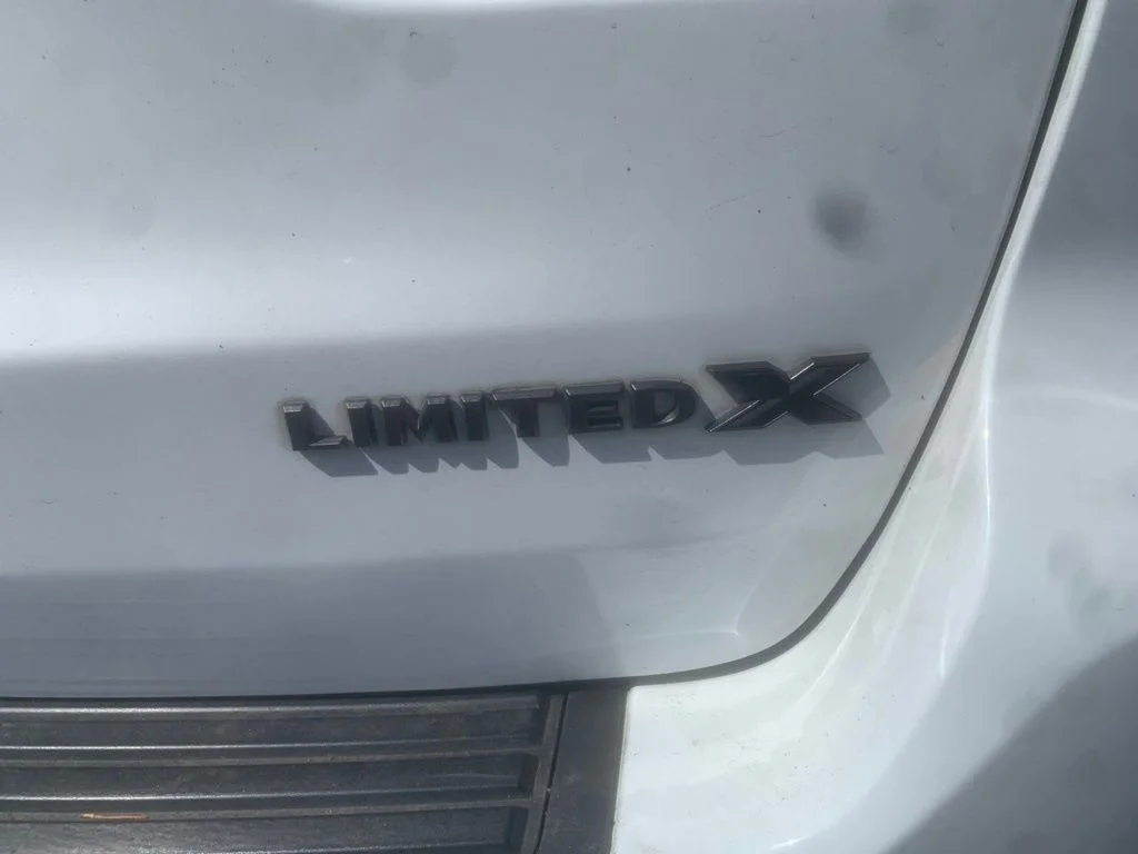 Used 2019 Bright White Clearcoat Jeep Limited X image 8