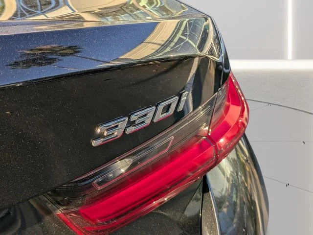 Used 2023 Black BMW 330i image 9