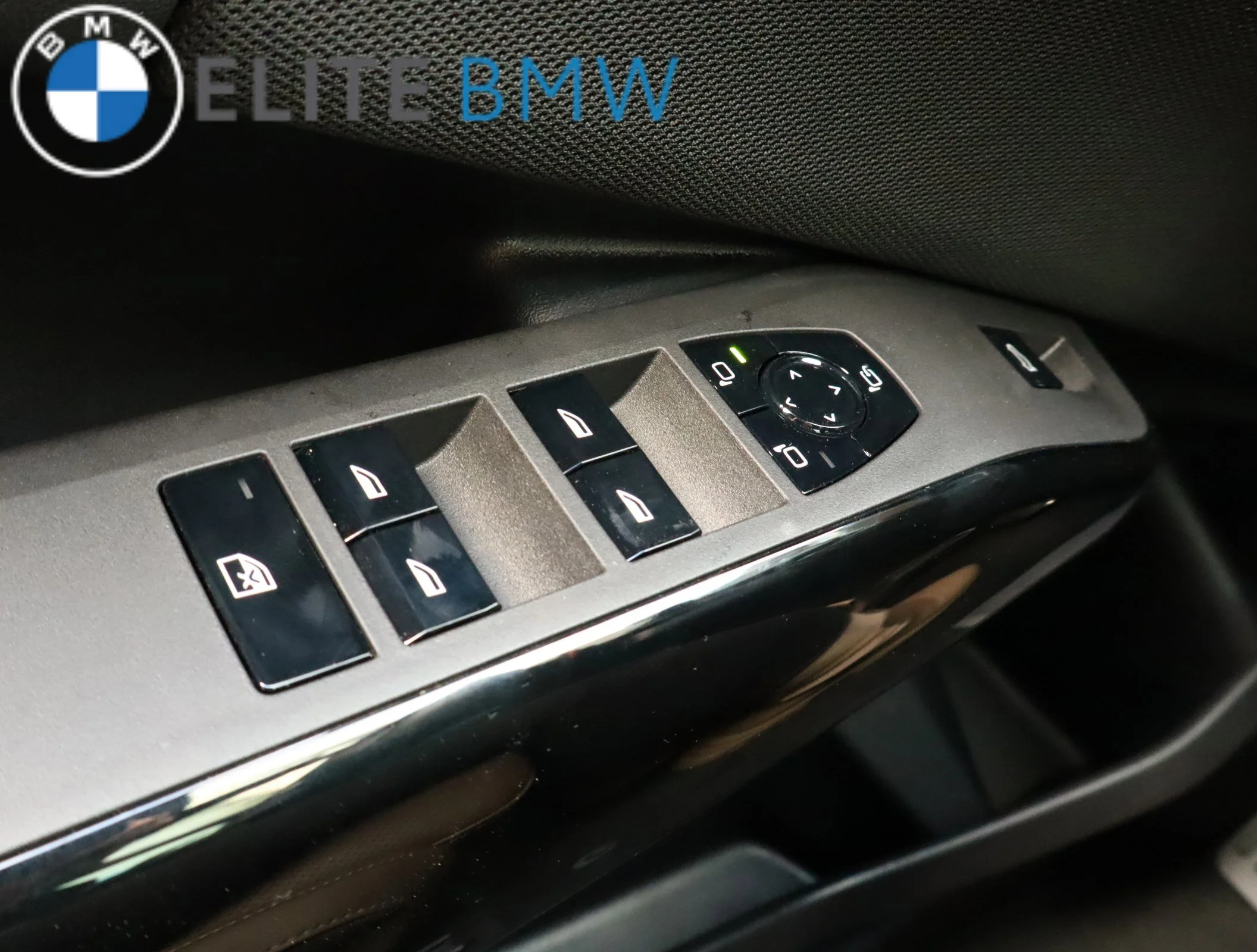 Used 2025 BROOKLYN GREY METALLIC BMW M50 XDRIVE image 17