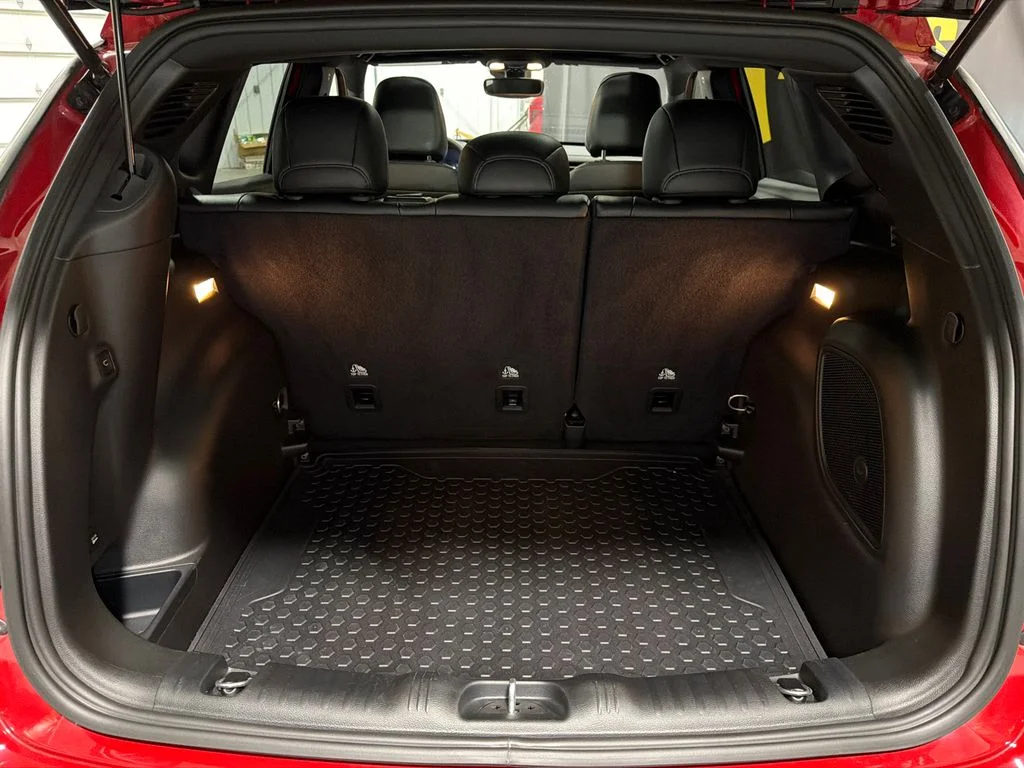 Certified Used 2024 Red Hot Pearlcoat Jeep Latitude Lux image 43