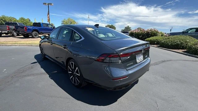 Used 2024  Honda Touring image 6