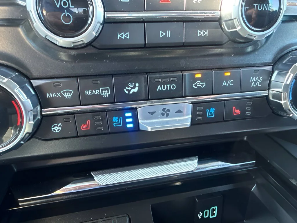 Used 2025 Black Ford Lariat image 20