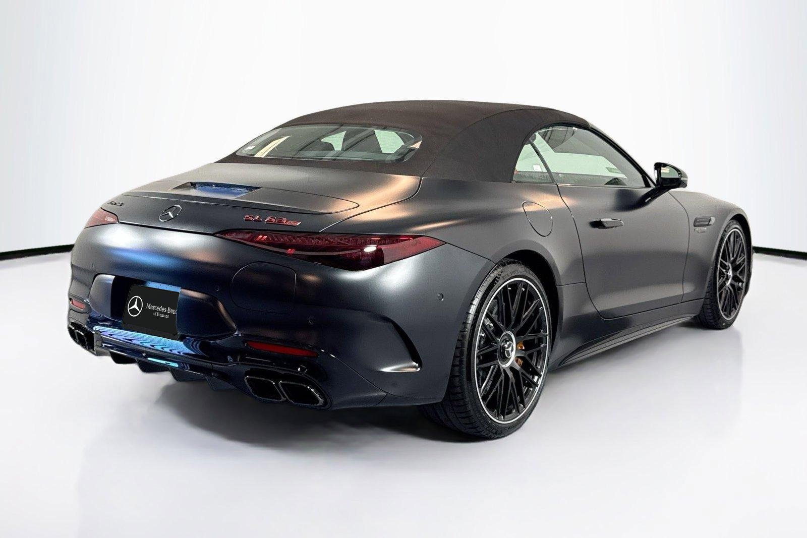 New 2026 Manufaktur Night Black Magno Mercedes-Benz AMG® SL 63 S E Performance image 5