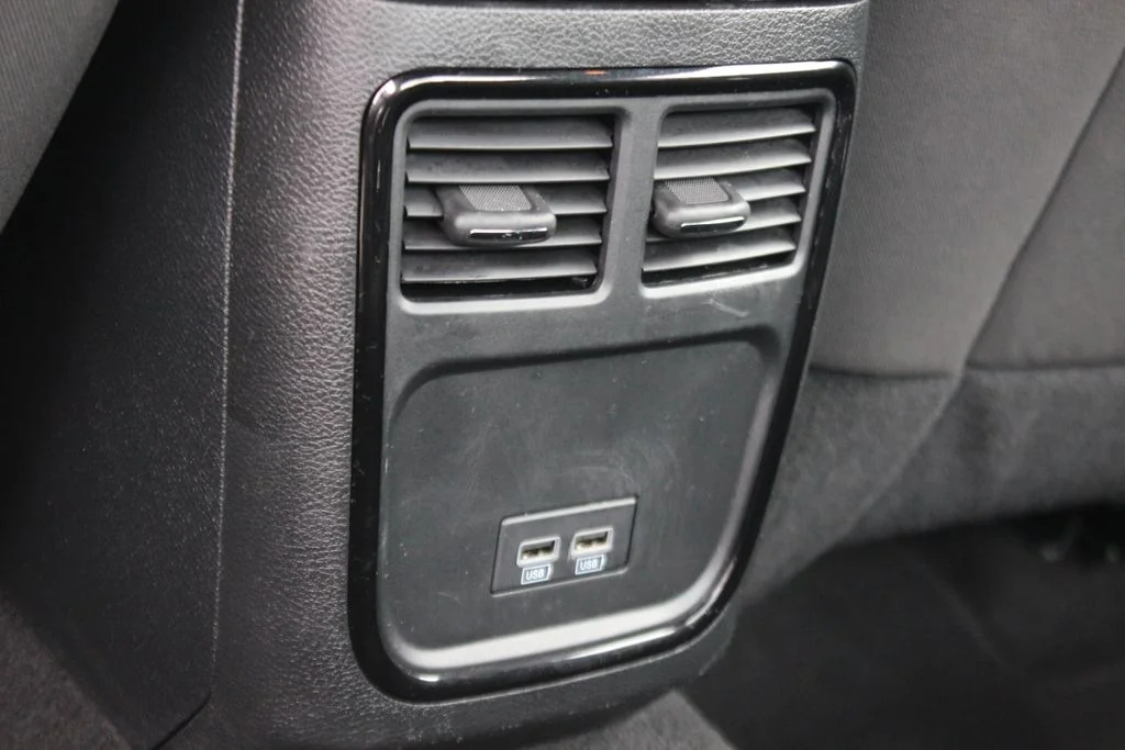 Used 2023 Red Dodge SXT image 25