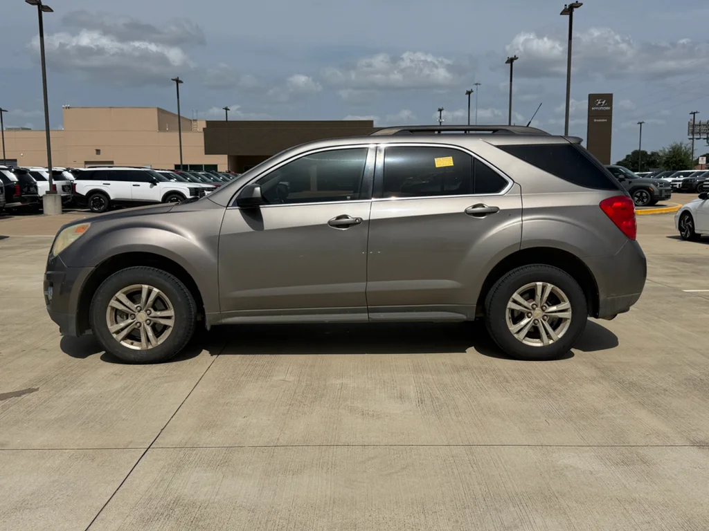 Used 2010 Mocha Steel Metallic Chevrolet LT w/2LT image 2