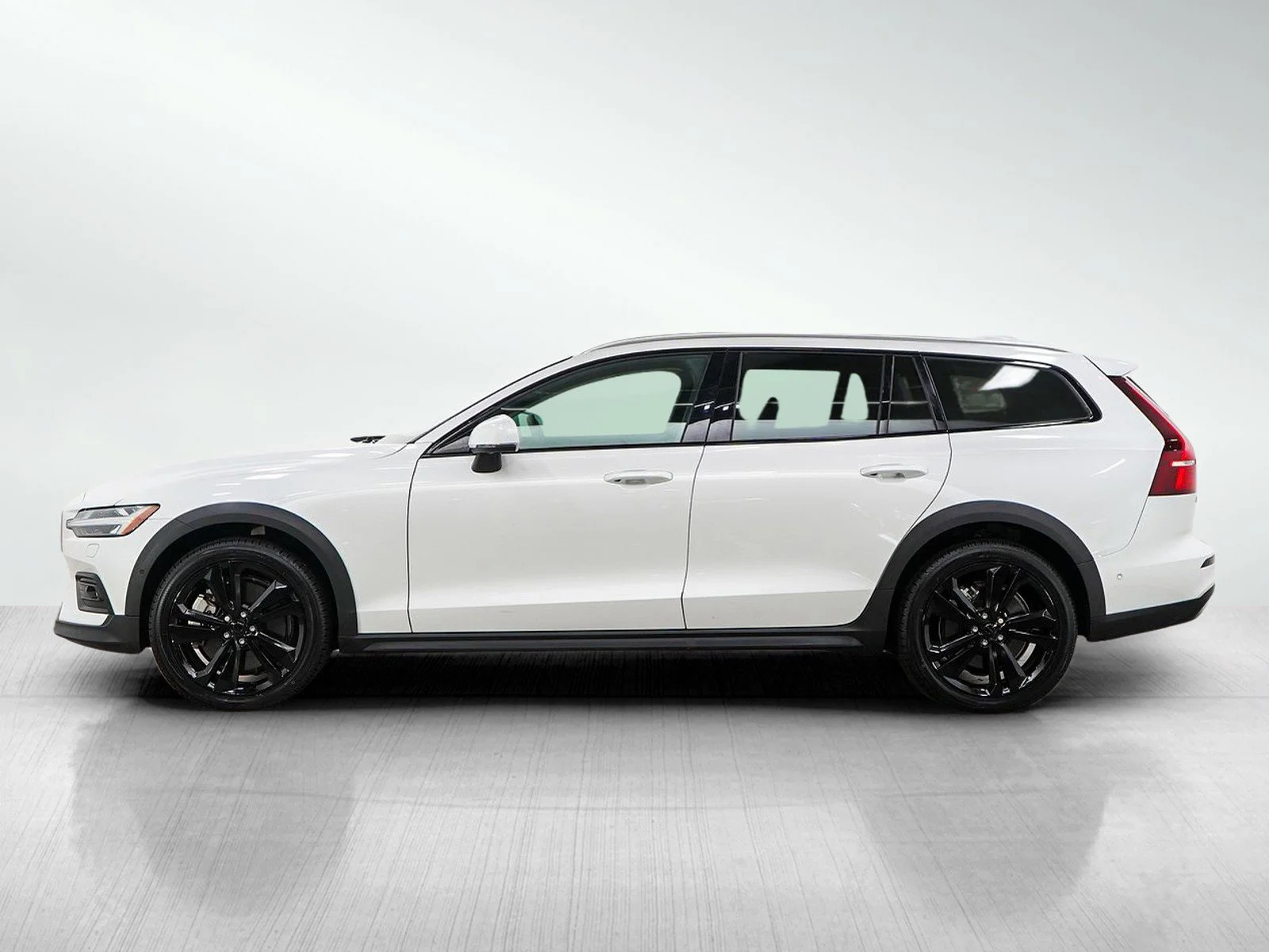 Used 2025 Volvo V60 Cross Country Plus with VIN YV4L12WK3S2146234 for sale in Hopkins, Minnesota