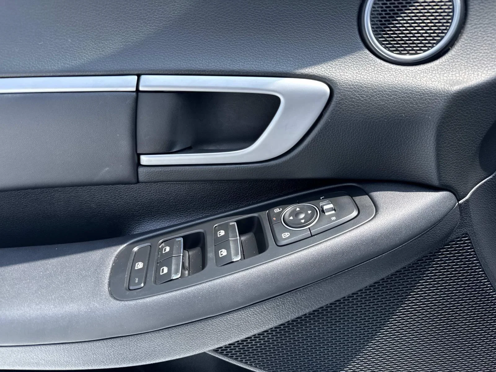 2025 Hyundai Sonata SEL - Photo 20