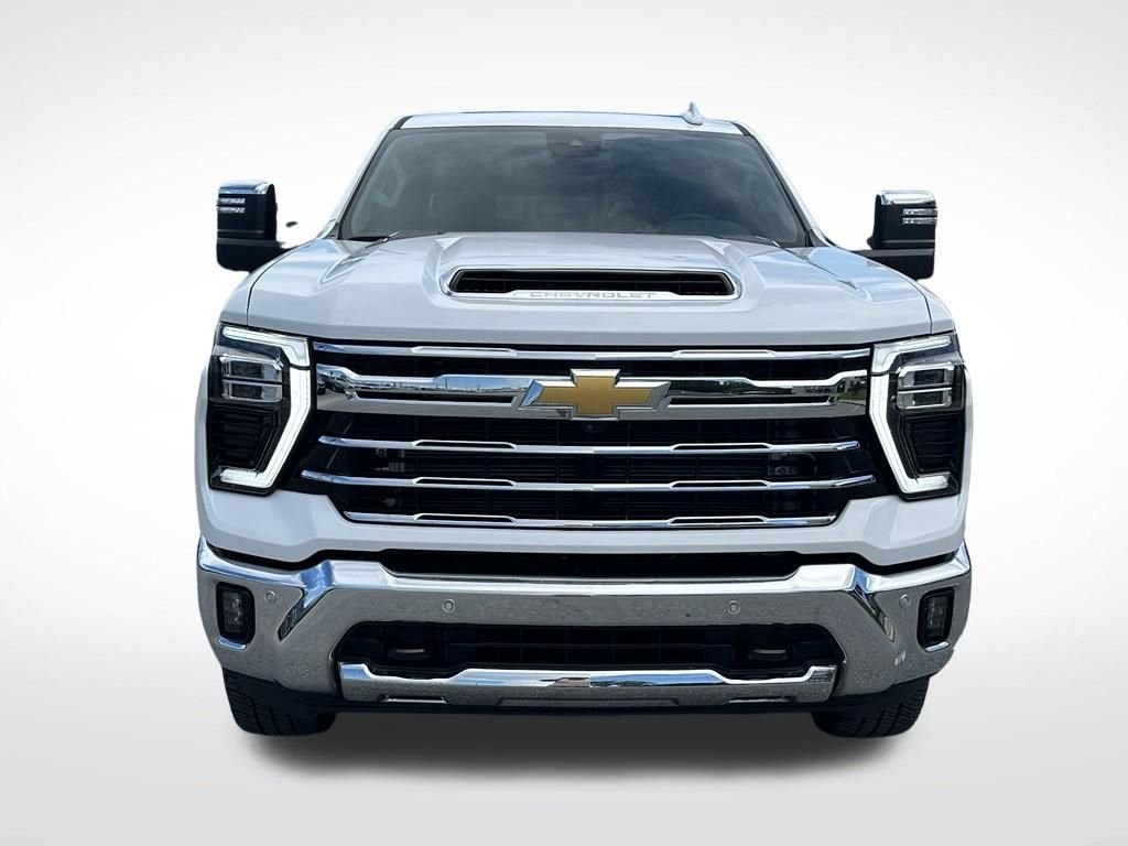 Used 2025 White Chevrolet LTZ image 10
