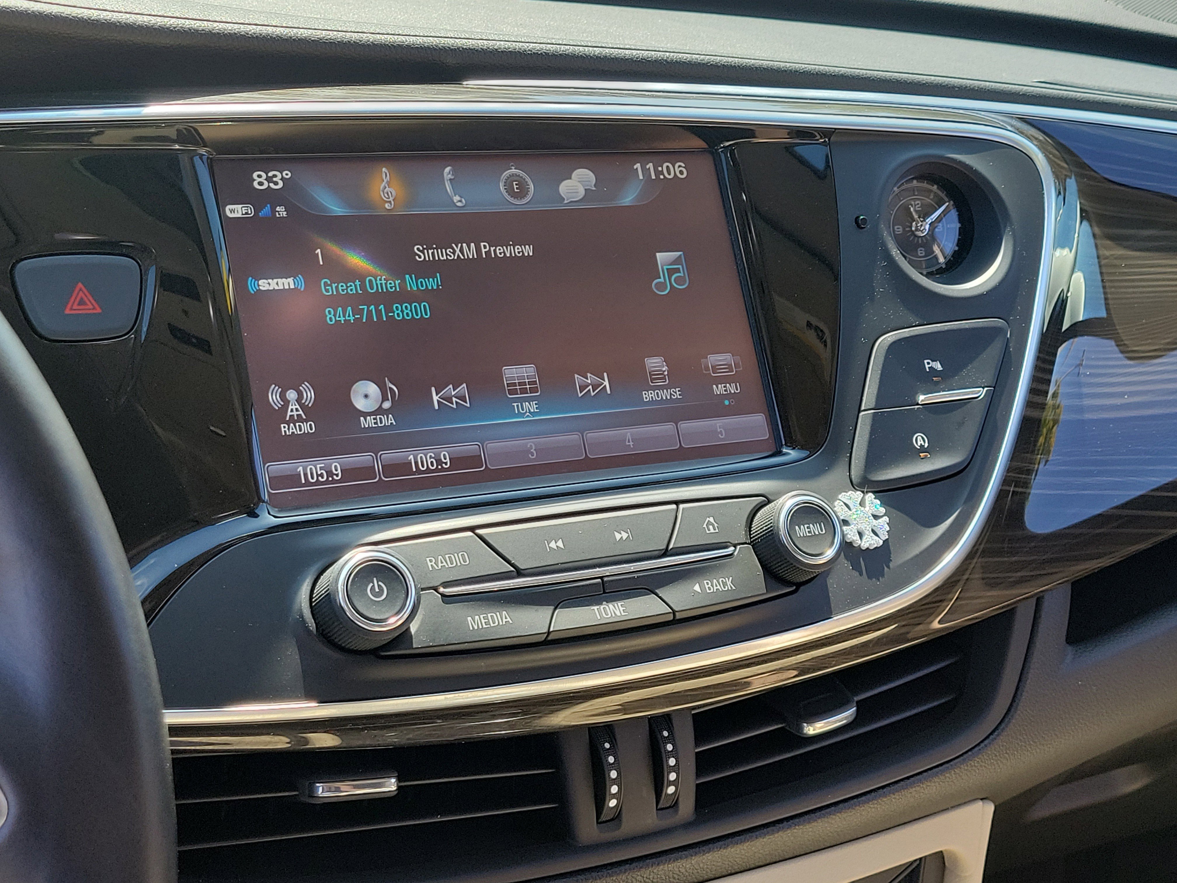 Used 2019 Summit White Buick Essence image 28