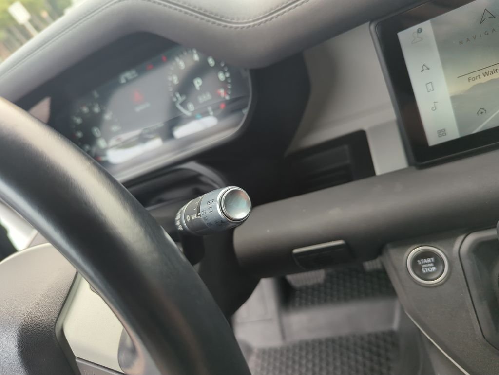 Used 2022  Land Rover S image 23