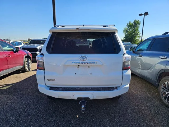 Used 2016 Super White Toyota SR5 image 8