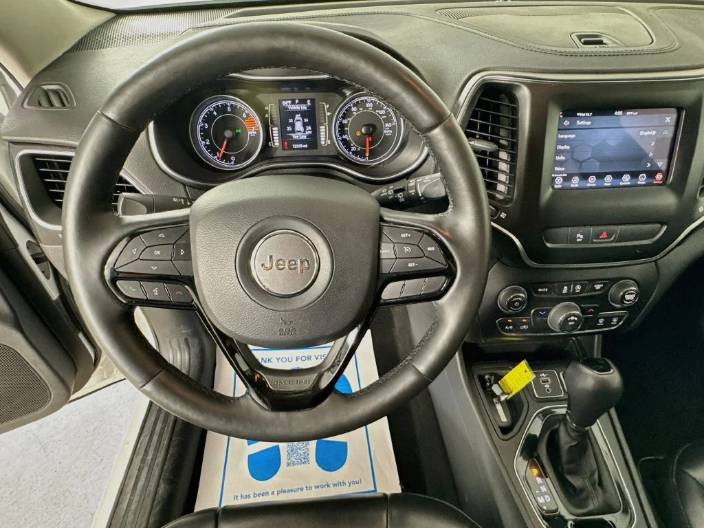 Used 2020 Bright White Clearcoat Jeep Latitude Plus image 12