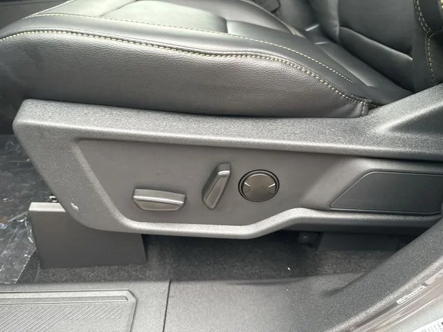 New 2025 Carbonized Gray Metallic Ford Badlands® image 15