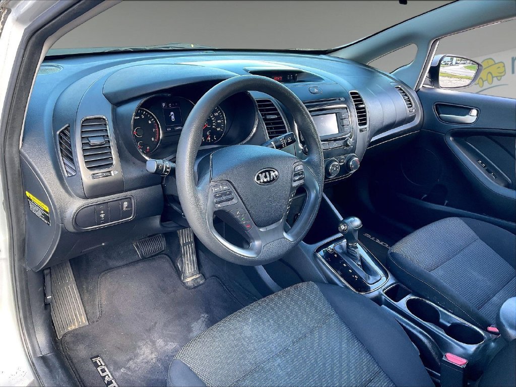 Used 2018 Silky Silver Kia LX image 8