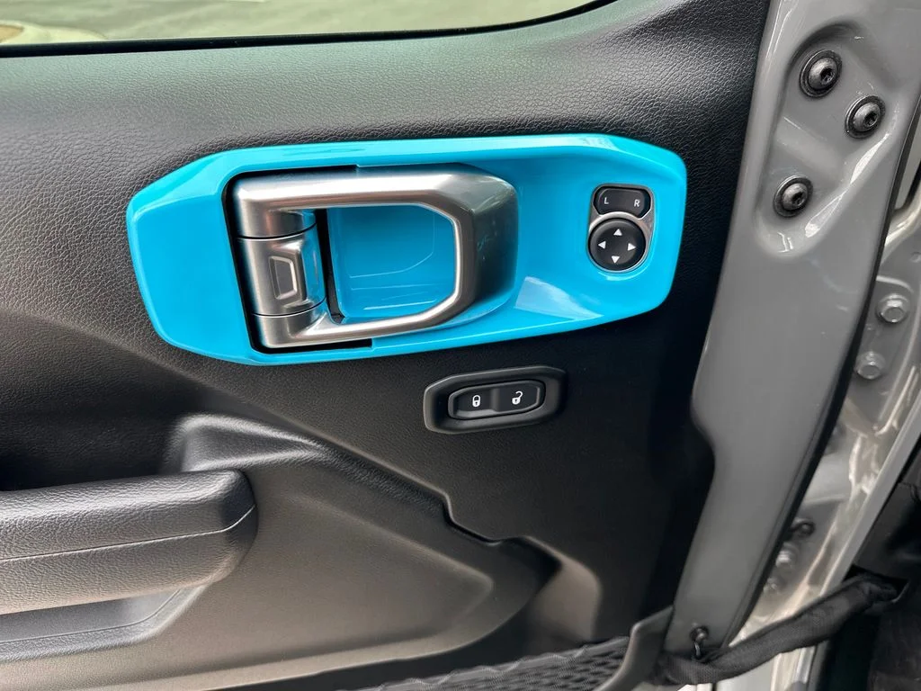 Used 2023 Gray Jeep Sport S image 19