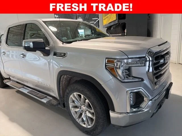 2022 GMC Sierra 4WD Crew Cab Short Box SLT's photo