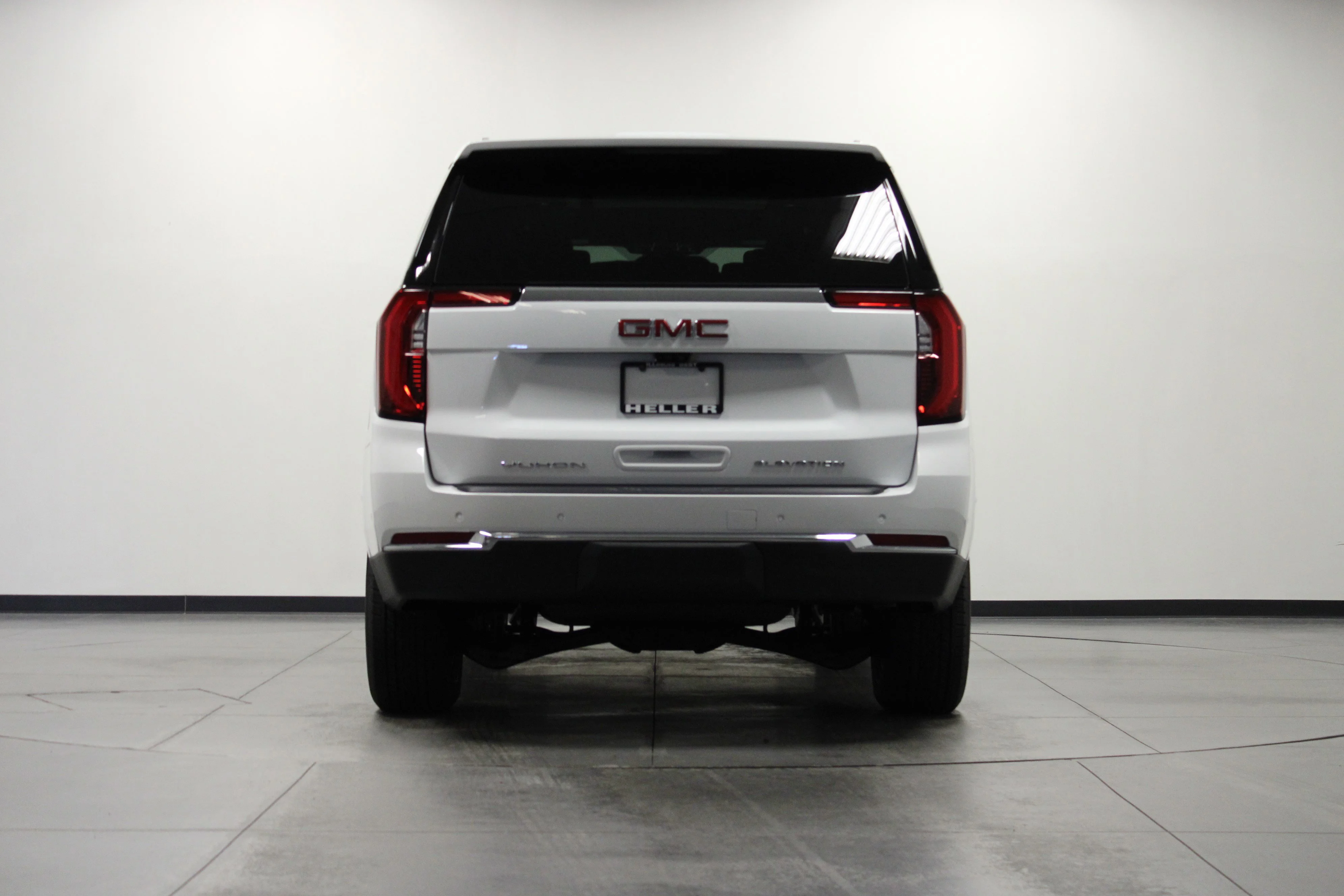 New 2026 Summit White GMC Elevation image 4