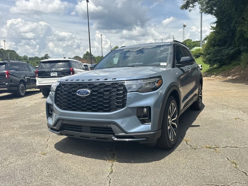 New 2026 Vapor Blue Metallic Ford ST-Line image 3