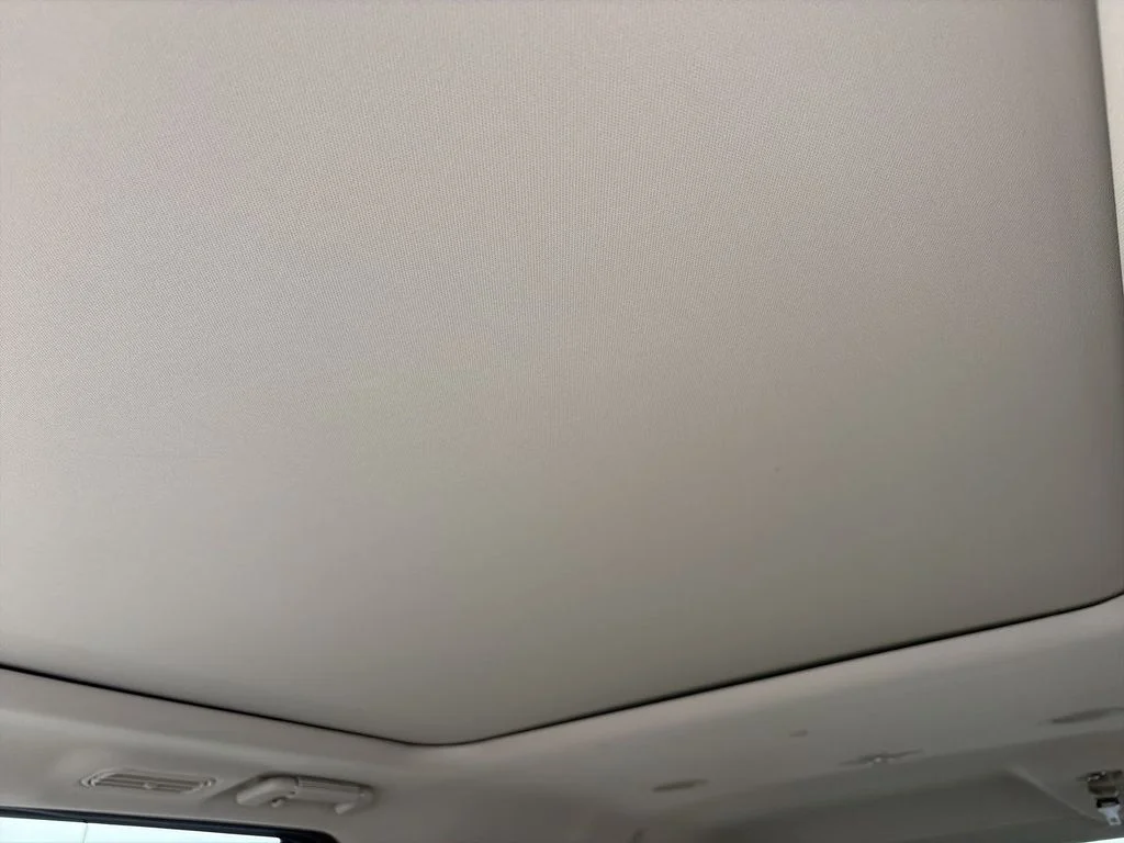 Used 2024 White Lincoln Reserve image 22